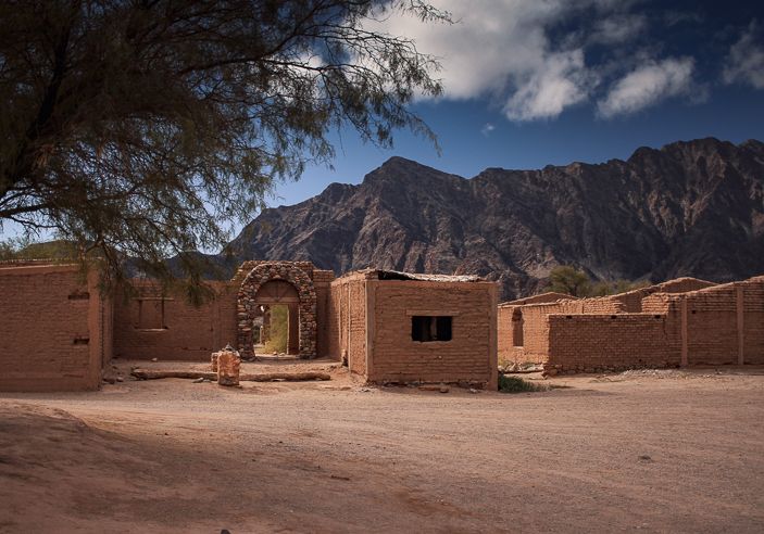 Descubrí la Ruta del Adobe en Catamarca, un viaje único por la historia y la cultura.